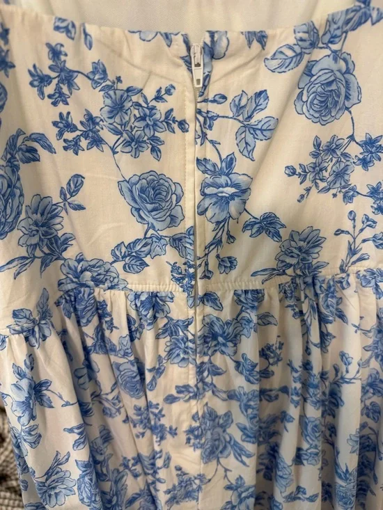 Trixxi White Dress with Blue Floral Print - Picture 5 of 9